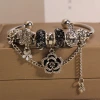 Pan estilo europeo y americano flores abiertas pulsera moda mujer clásico rosa negro flor colgante boraja perlas pulsera Application Scenario